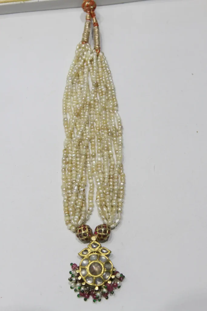 Classic Pearl Kundan Pendant Necklace